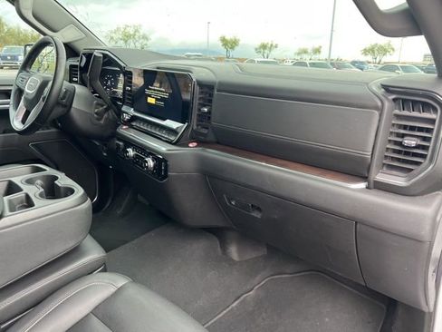 Used 2025 GMC Sierra 1500 SLT image 24