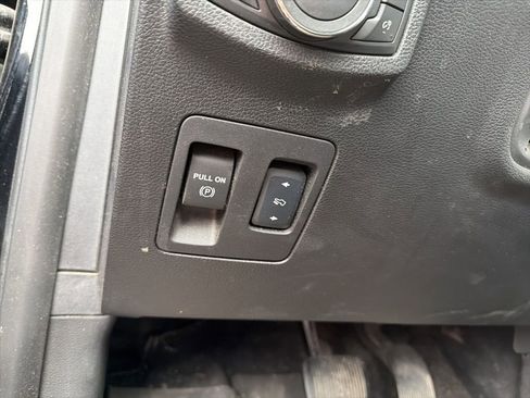 Used 2018 Ford F150 Lariat w/ Equipment Group 502A Luxury image 12