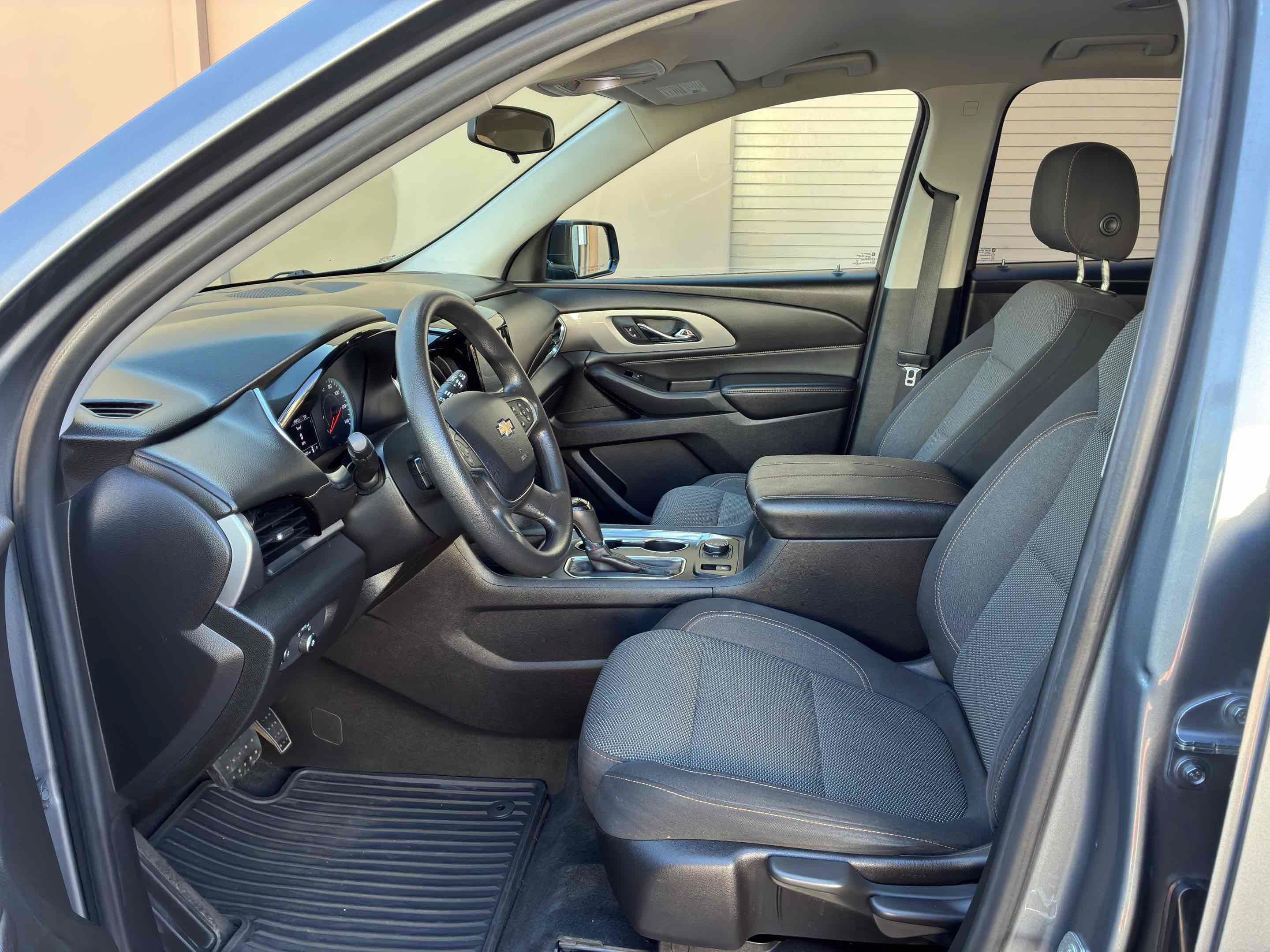 Used 2018 Chevrolet Traverse LS AWD/4WD image 37