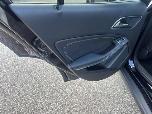 Used 2018 Mercedes-Benz GLA 250 4MATIC w/ Premium Package image 21