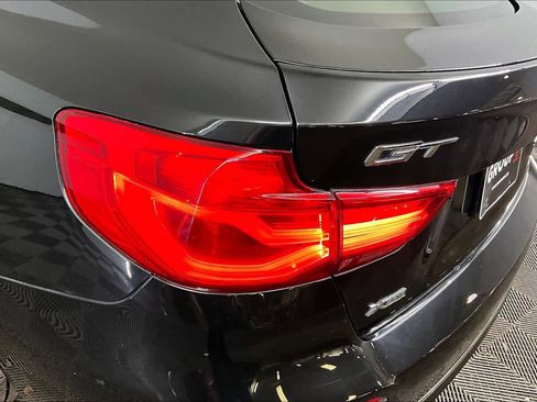 Used 2018 BMW 330i Gran Turismo xDrive image 28