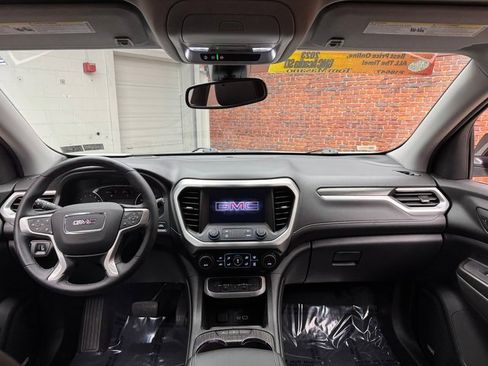 Used 2023 GMC Acadia SLT w/ Preferred Package image 12