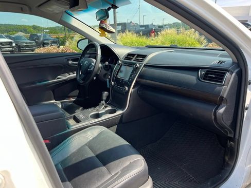Used 2017 Toyota Camry XLE FWD image 11