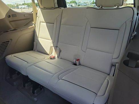 Used 2024 GMC Yukon Denali w/ Denali Reserve Package AWD/4WD image 15