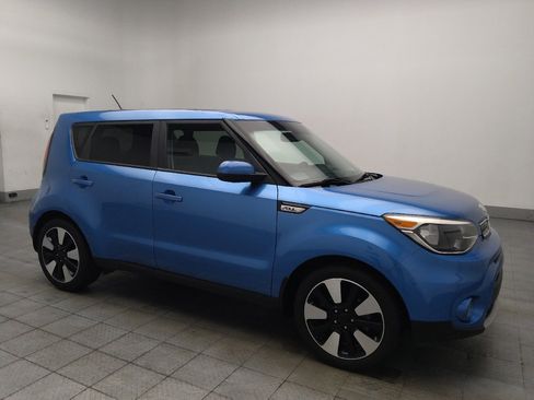 Used 2019 Kia Soul + FWD image 11