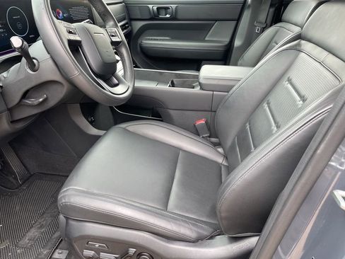 Used 2025 Hyundai Santa Fe Calligraphy AWD/4WD image 9