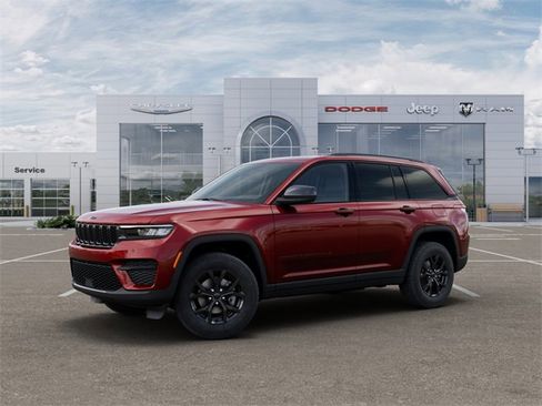 New 2025 Jeep Grand Cherokee Altitude image 2