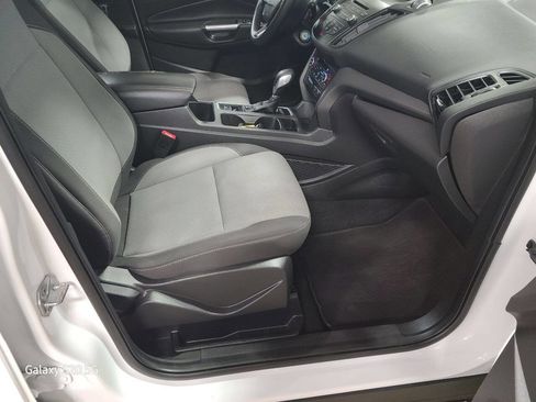 Used 2018 Ford Escape SE image 16