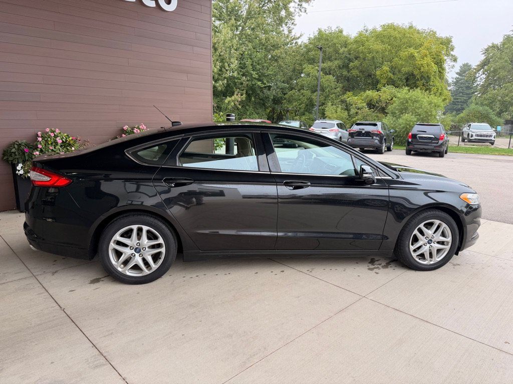 Used 2013 Ford Fusion SE FWD image 8