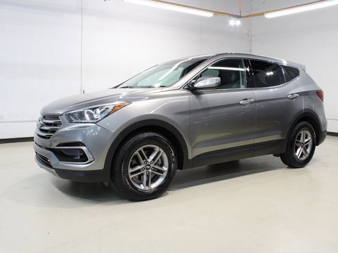 Used 2017 Hyundai Santa Fe Sport image 4
