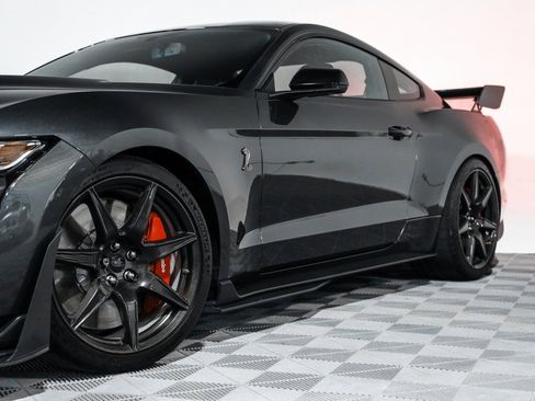 Used 2020 Ford Mustang Shelby GT500 w/ Carbon Fiber Track Pack image 12