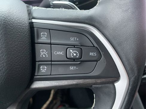 Used 2022 Jeep Grand Cherokee L Limited image 24