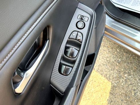 Used 2021 Nissan Sentra SV image 17