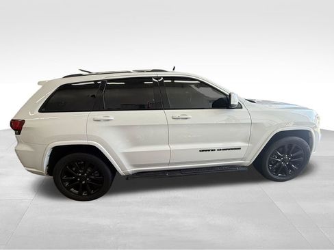 Used 2019 Jeep Grand Cherokee Altitude AWD/4WD image 7