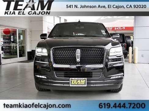 Used 2022 Lincoln Navigator L Reserve w/ Monochromatic Package AWD/4WD image 4