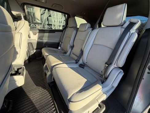 Used 2024 Honda Odyssey Elite image 13