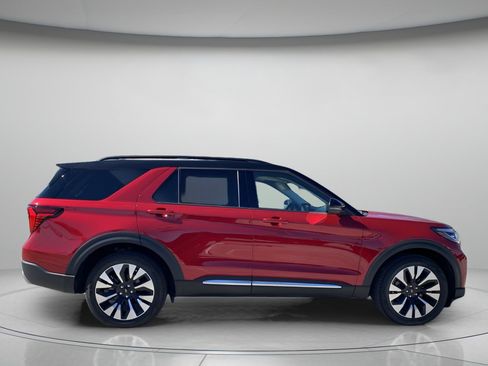 New 2026 Ford Explorer Platinum w/ LUX Leather Package AWD/4WD image 2