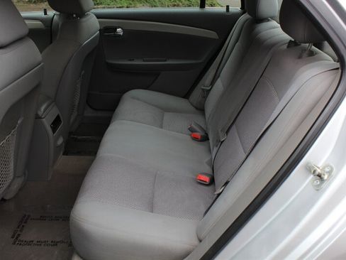 Used 2010 Chevrolet Malibu LS FWD image 12