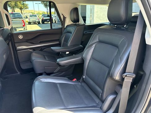 Certified 2025 Lincoln Navigator Reserve AWD/4WD image 15