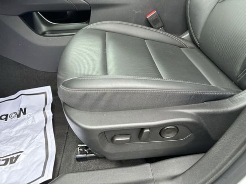 Used 2025 Buick Envision Preferred image 12