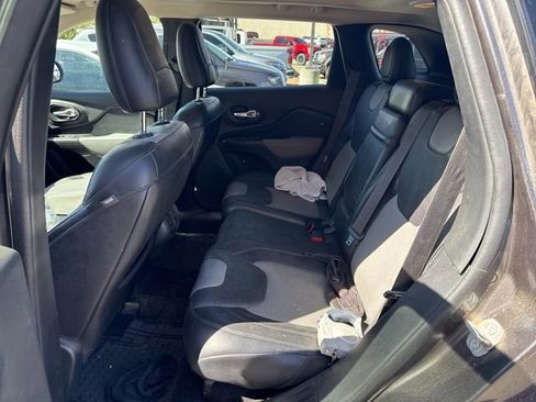 Used 2014 Jeep Cherokee Limited w/ Luxury Group AWD/4WD image 17