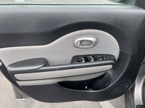Used 2018 Kia Soul + image 24