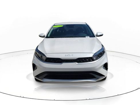 Used 2022 Kia Forte LXS w/ LXS Technology Package FWD image 2