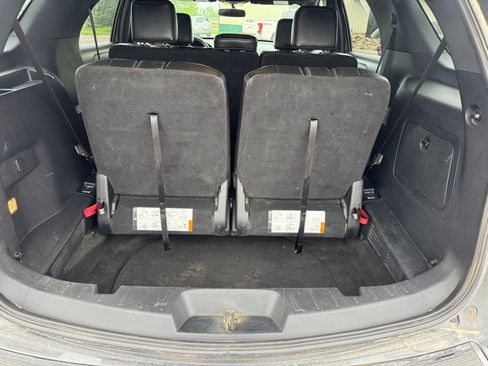 Used 2018 Ford Explorer XLT w/ Equipment Group 202A AWD/4WD image 11