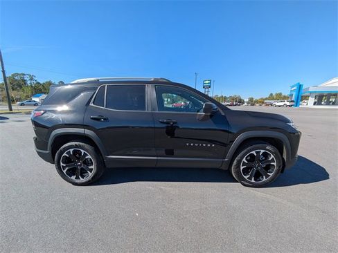 Used 2025 Chevrolet Equinox LT w/ Convenience Package II image 3