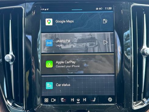 Used 2024 Volvo XC60 B5 Plus image 32