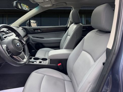 Used 2018 Subaru Outback 2.5i Limited image 2