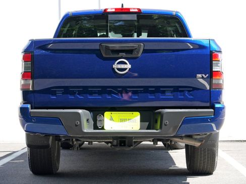 Used 2023 Nissan Frontier SV w/ SV Premium Package RWD image 10