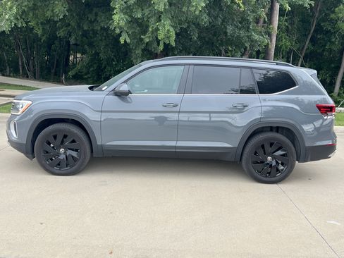 Certified 2025 Volkswagen Atlas SE w/ Panoramic Sunroof Package FWD image 7
