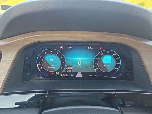 Used 2024 Volkswagen Atlas SE image 19