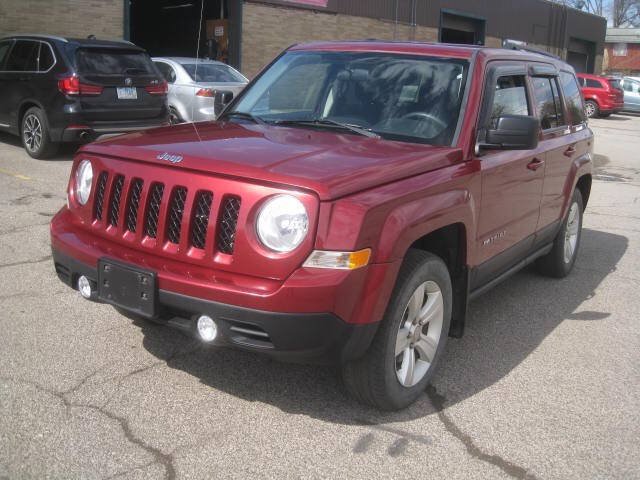 Used 2014 Jeep Patriot Sport w/ Power Value Group AWD/4WD image 1