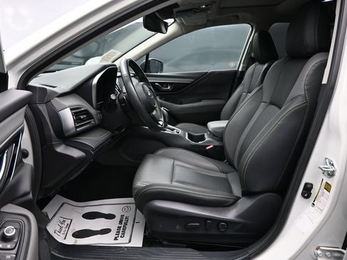 Used 2025 Subaru Outback Onyx Edition AWD/4WD image 9