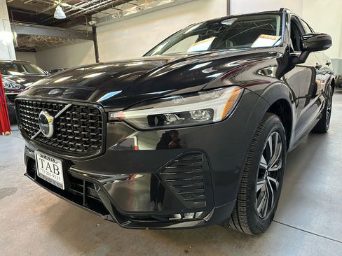 Used 2025 Volvo XC60 B5 Plus image 6