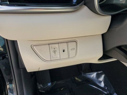 Used 2026 Genesis G70 2.5T image 15