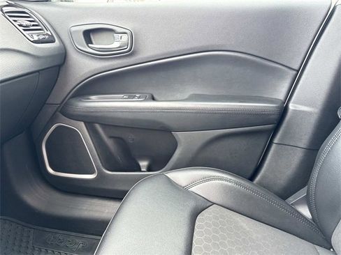Used 2020 Jeep Compass Latitude image 22