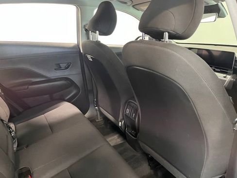 Used 2025 Hyundai Kona SEL image 14