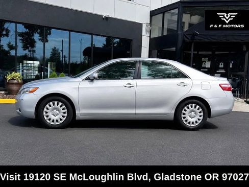 Used 2007 Toyota Camry LE FWD image 4