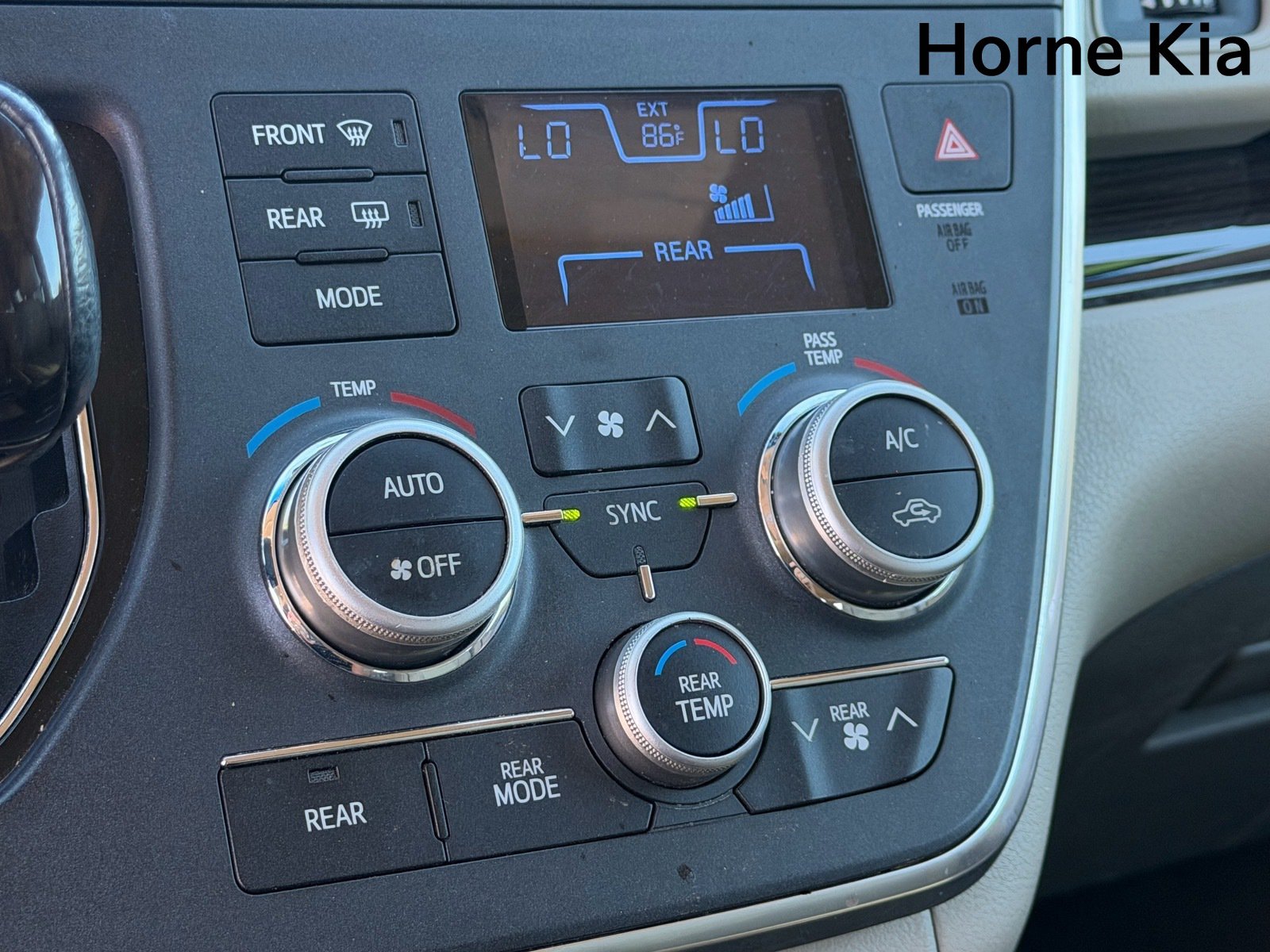 Used 2017 Toyota Sienna XLE w/ XLE Navigation Package FWD image 28