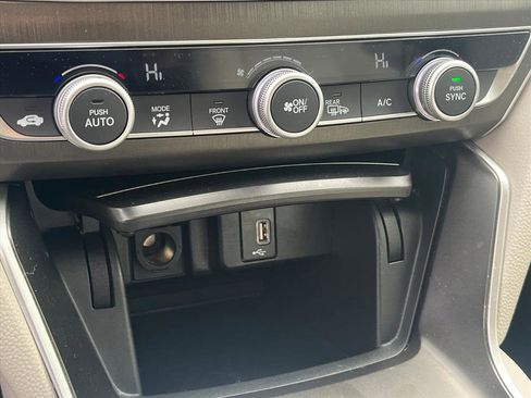 Certified 2018 Honda Accord Hybrid image 15