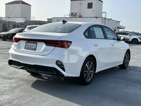 Certified 2023 Kia Forte LXS w/ LXS Technology Package image 6