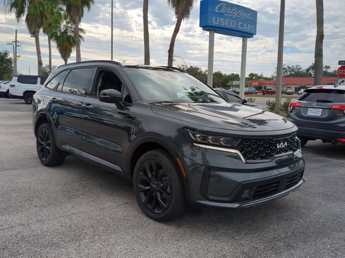 Used 2022 Kia Sorento SX image 2
