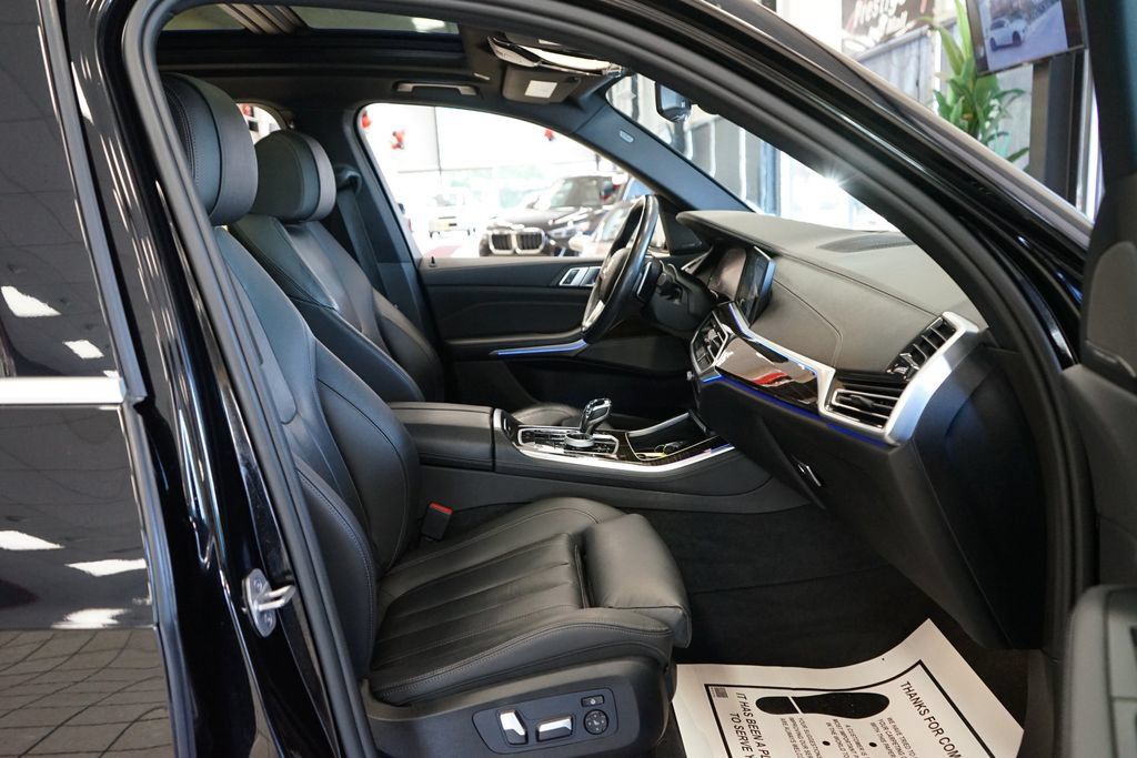Used 2021 BMW X5 xDrive40i w/ Executive Package AWD/4WD image 49