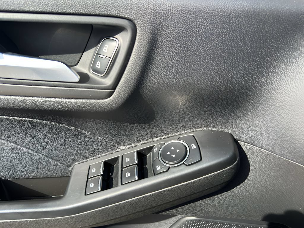 Used 2025 Ford Escape SE FWD image 13
