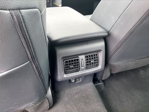 Used 2025 Toyota Camry SE FWD image 28