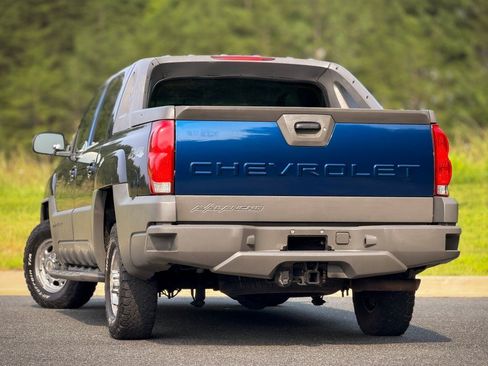 Used 2002 Chevrolet Avalanche 2500 AWD/4WD image 8