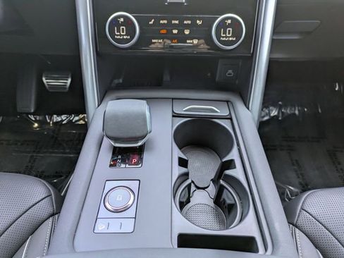 Used 2023 Land Rover Discovery HSE R-Dynamic AWD/4WD image 23